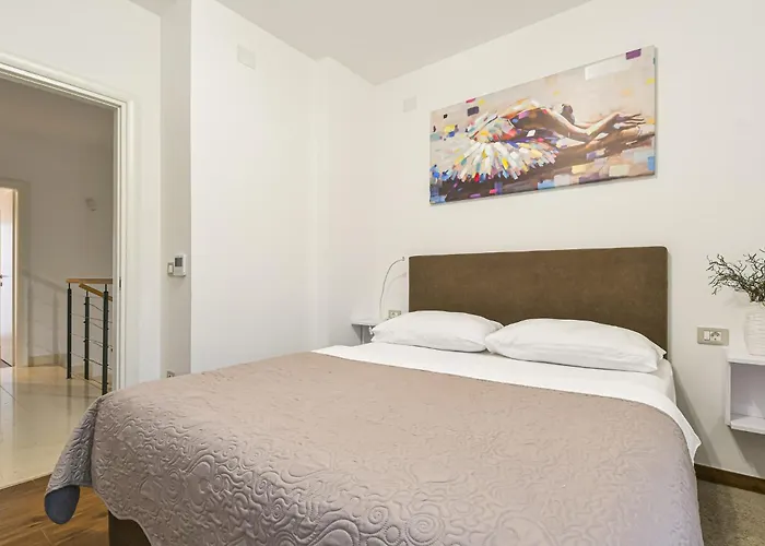 Aurea Villa *