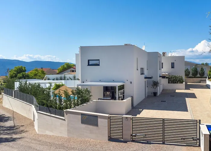 Aurea Villa *