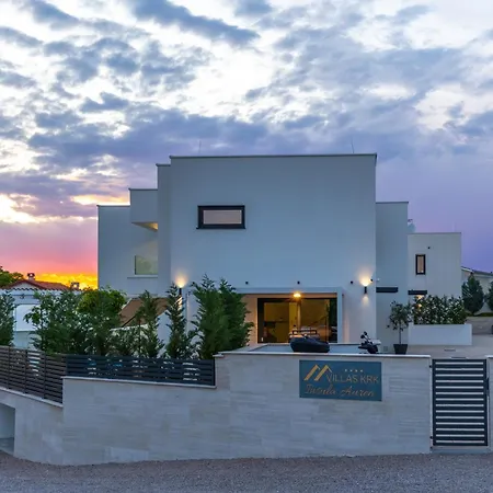 Vila Aurea *